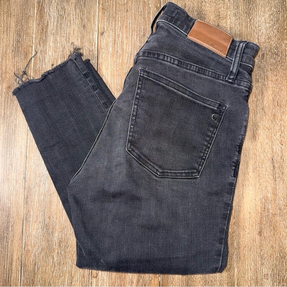 Madewell 9" High Rise Skinny Jeans in Black Raw Hem Distressed Boho - Picture 4 of 14